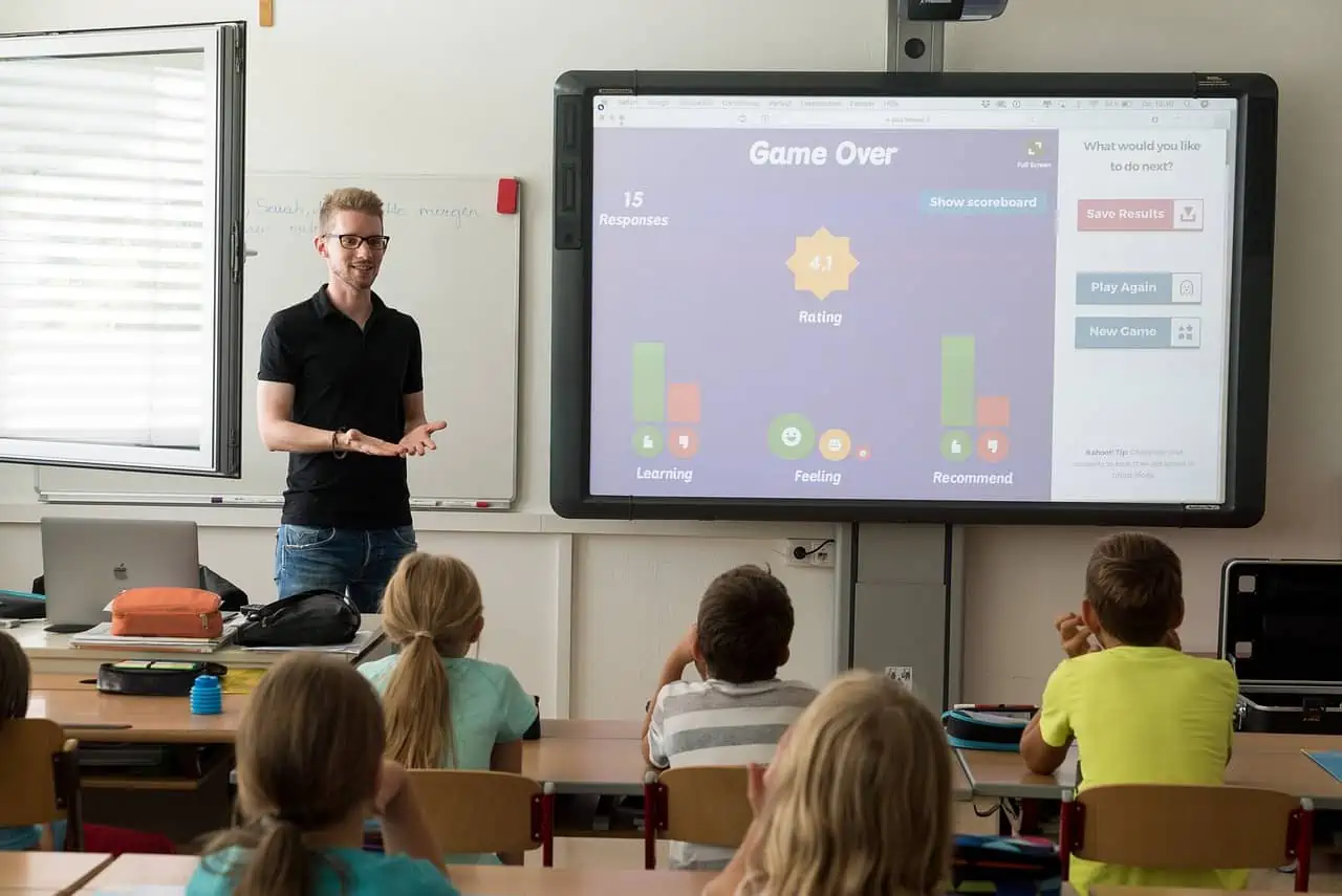 Systemisches Coaching im Klassenzimmer: Für einen echten Perspektivwechsel – und nachhaltige Gestaltung von Unterricht 1 Leitbildentwicklung an Schulen