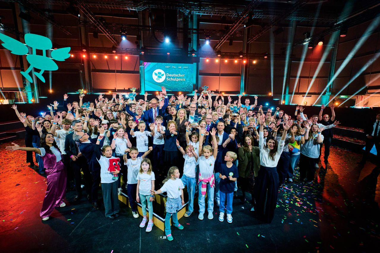 Bühne mit Siegern von "Der deutschue Schulpreis 2026"